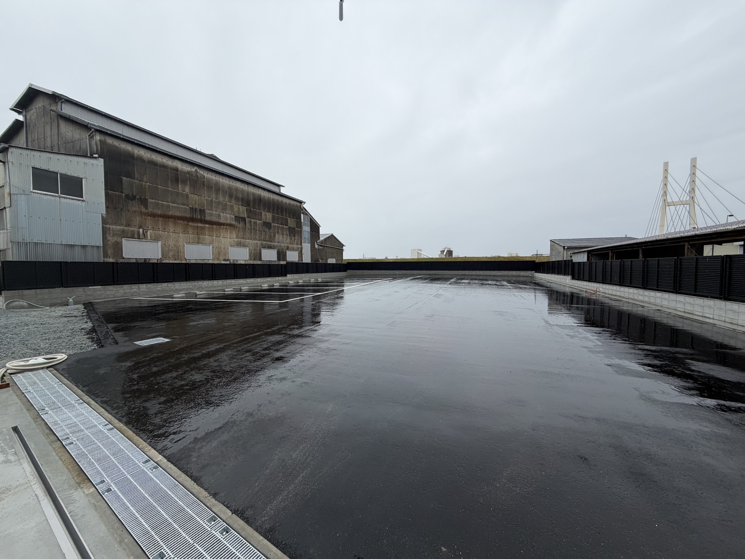 倉庫建築前の土台づくり