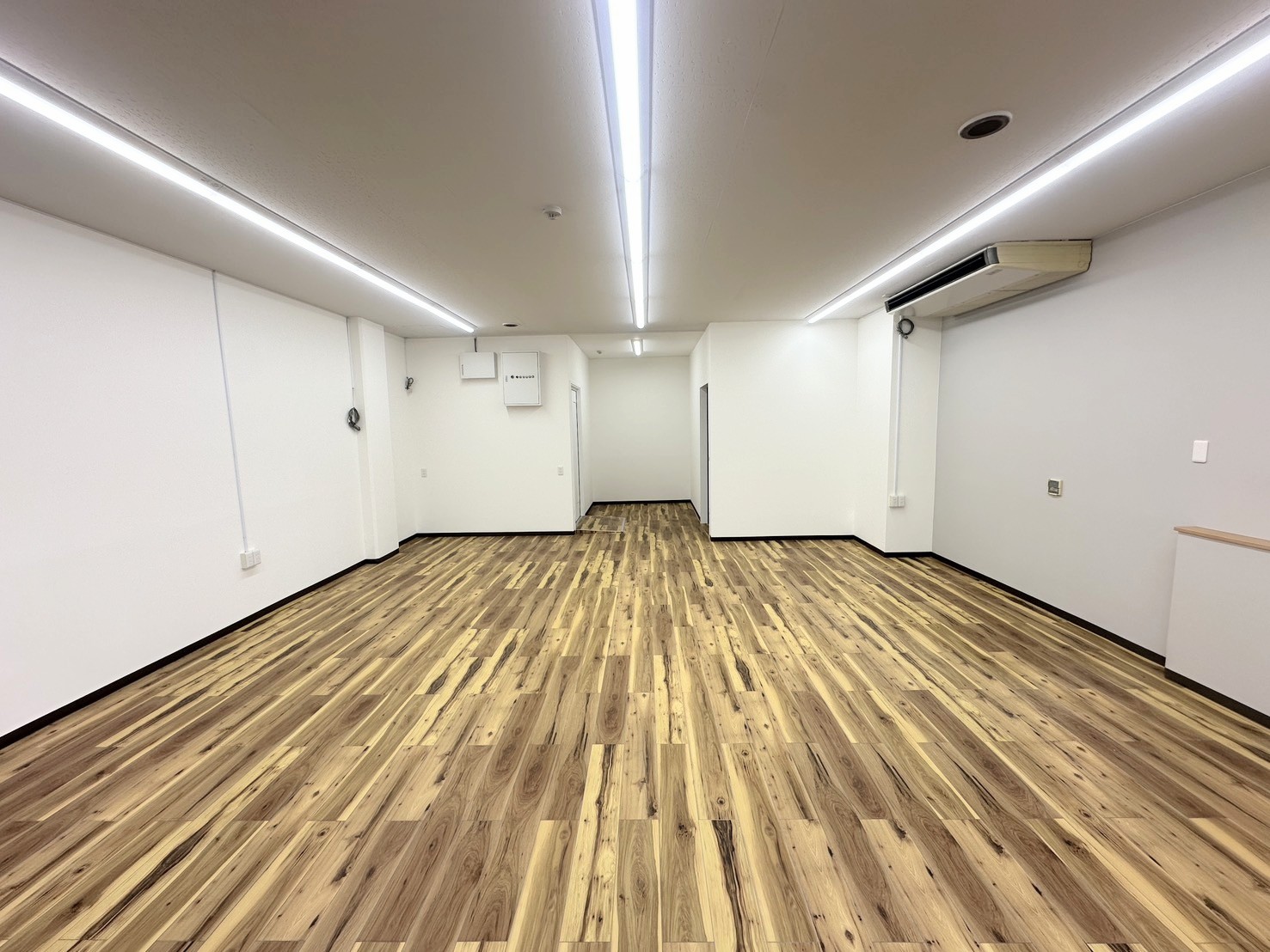 シンプル × 耐久性 | オフィス内装工事